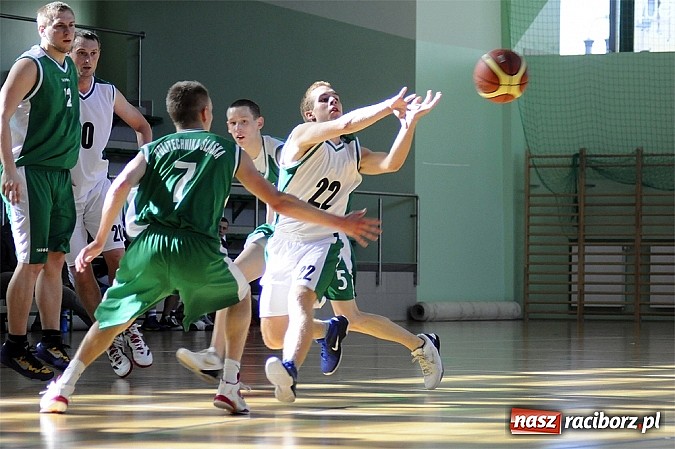 Zdjęcie w galerii na portalu naszraciborz.pl: III liga koszykówki: RKK poległo z Politechniką Śląską na inauguracji rozgrywek wiadomości z regionu