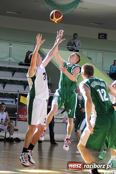 Zdjęcie w galerii na portalu naszraciborz.pl: III liga koszykówki: RKK poległo z Politechniką Śląską na inauguracji rozgrywek wiadomości z regionu