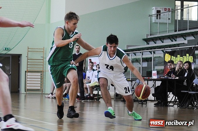 Zdjęcie w galerii na portalu naszraciborz.pl: III liga koszykówki: RKK poległo z Politechniką Śląską na inauguracji rozgrywek wiadomości z regionu