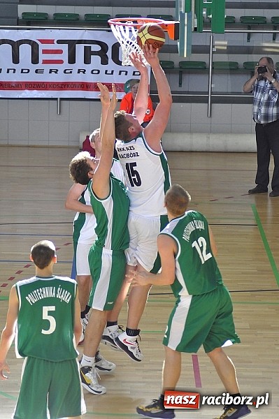 Zdjęcie w galerii na portalu naszraciborz.pl: III liga koszykówki: RKK poległo z Politechniką Śląską na inauguracji rozgrywek wiadomości z regionu