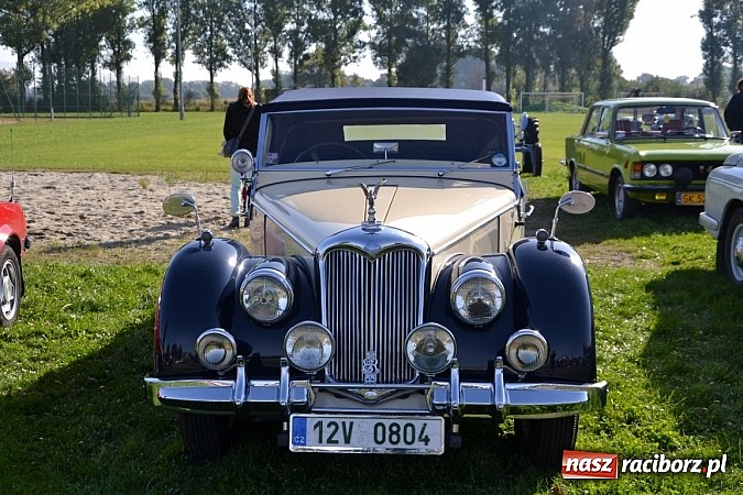 Zdjęcie w galerii na portalu naszraciborz.pl: W Zabełkowie miłośnicy oldtimerów zakończyli sezon wiadomości z regionu