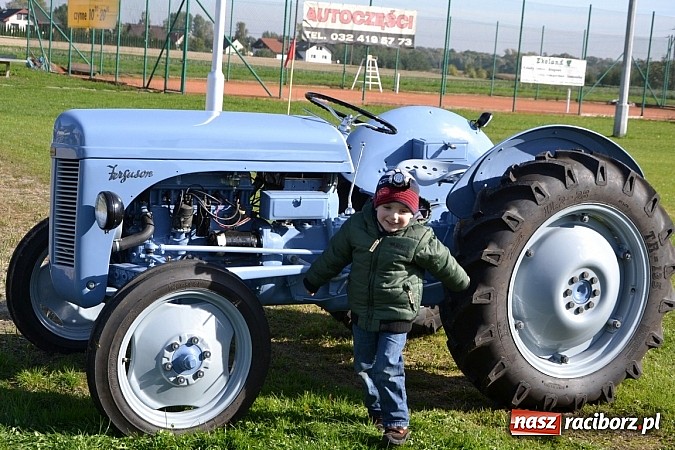 Zdjęcie w galerii na portalu naszraciborz.pl: W Zabełkowie miłośnicy oldtimerów zakończyli sezon wiadomości z regionu
