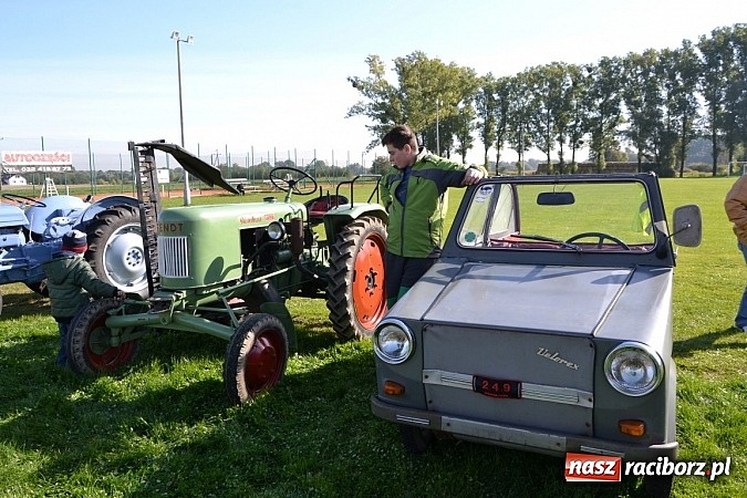 Zdjęcie w galerii na portalu naszraciborz.pl: W Zabełkowie miłośnicy oldtimerów zakończyli sezon wiadomości z regionu