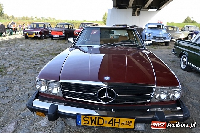 Zdjęcie w galerii na portalu naszraciborz.pl: W Zabełkowie miłośnicy oldtimerów zakończyli sezon wiadomości z regionu