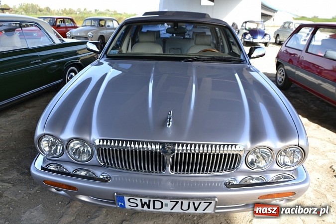 Zdjęcie w galerii na portalu naszraciborz.pl: W Zabełkowie miłośnicy oldtimerów zakończyli sezon wiadomości z regionu