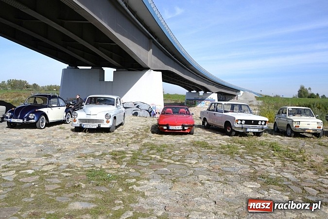 Zdjęcie w galerii na portalu naszraciborz.pl: W Zabełkowie miłośnicy oldtimerów zakończyli sezon wiadomości z regionu