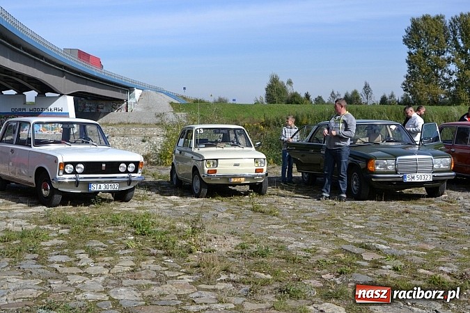 Zdjęcie w galerii na portalu naszraciborz.pl: W Zabełkowie miłośnicy oldtimerów zakończyli sezon wiadomości z regionu