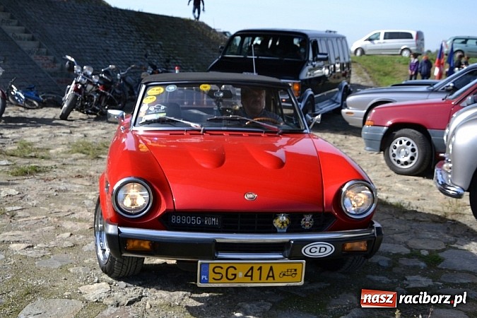 Zdjęcie w galerii na portalu naszraciborz.pl: W Zabełkowie miłośnicy oldtimerów zakończyli sezon wiadomości z regionu