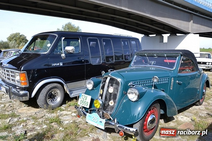 Zdjęcie w galerii na portalu naszraciborz.pl: W Zabełkowie miłośnicy oldtimerów zakończyli sezon wiadomości z regionu