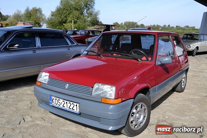 Zdjęcie w galerii na portalu naszraciborz.pl: W Zabełkowie miłośnicy oldtimerów zakończyli sezon wiadomości z regionu