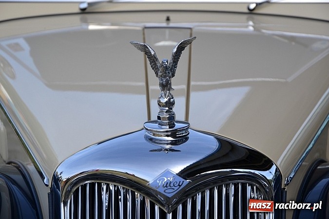 Zdjęcie w galerii na portalu naszraciborz.pl: W Zabełkowie miłośnicy oldtimerów zakończyli sezon wiadomości z regionu