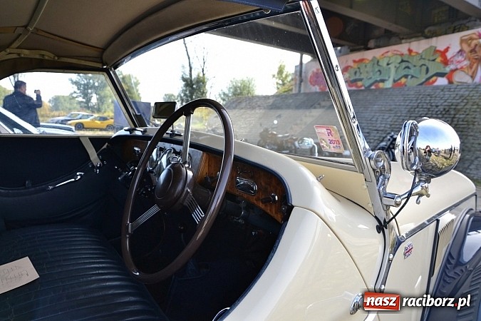 Zdjęcie w galerii na portalu naszraciborz.pl: W Zabełkowie miłośnicy oldtimerów zakończyli sezon wiadomości z regionu