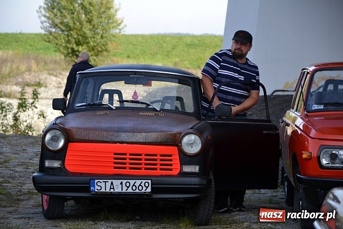 Zdjęcie w galerii na portalu naszraciborz.pl: W Zabełkowie miłośnicy oldtimerów zakończyli sezon wiadomości z regionu