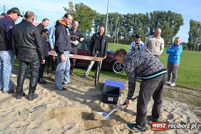 Zdjęcie w galerii na portalu naszraciborz.pl: W Zabełkowie miłośnicy oldtimerów zakończyli sezon wiadomości z regionu