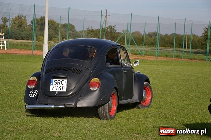Zdjęcie w galerii na portalu naszraciborz.pl: W Zabełkowie miłośnicy oldtimerów zakończyli sezon wiadomości z regionu