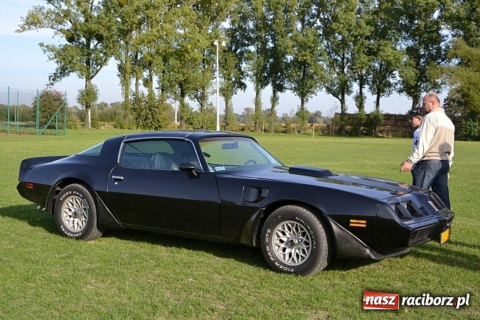 Zdjęcie w galerii na portalu naszraciborz.pl: W Zabełkowie miłośnicy oldtimerów zakończyli sezon wiadomości z regionu