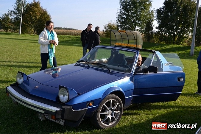 Zdjęcie w galerii na portalu naszraciborz.pl: W Zabełkowie miłośnicy oldtimerów zakończyli sezon wiadomości z regionu