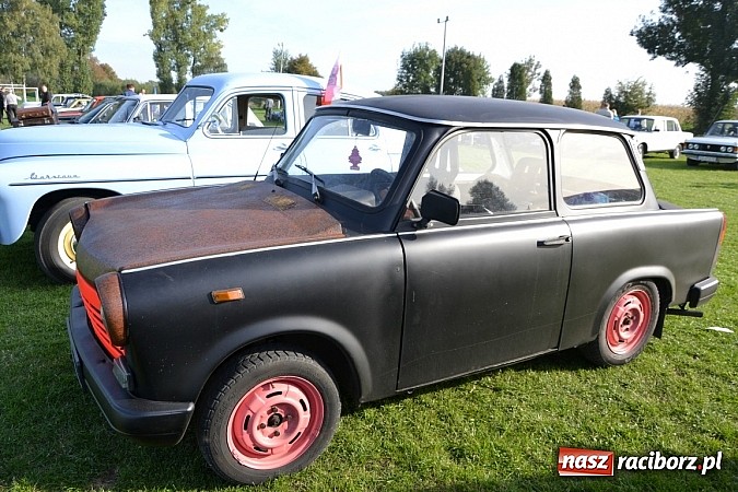 Zdjęcie w galerii na portalu naszraciborz.pl: W Zabełkowie miłośnicy oldtimerów zakończyli sezon wiadomości z regionu
