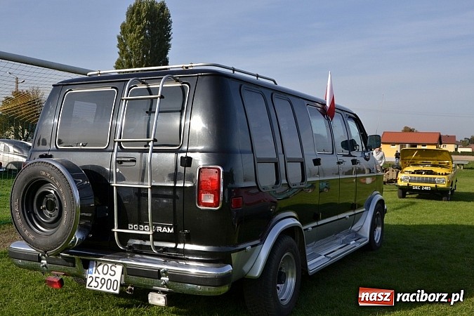 Zdjęcie w galerii na portalu naszraciborz.pl: W Zabełkowie miłośnicy oldtimerów zakończyli sezon wiadomości z regionu