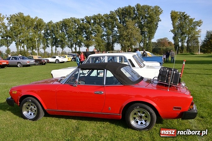 Zdjęcie w galerii na portalu naszraciborz.pl: W Zabełkowie miłośnicy oldtimerów zakończyli sezon wiadomości z regionu