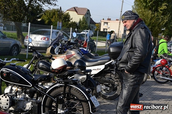 Zdjęcie w galerii na portalu naszraciborz.pl: W Zabełkowie miłośnicy oldtimerów zakończyli sezon wiadomości z regionu
