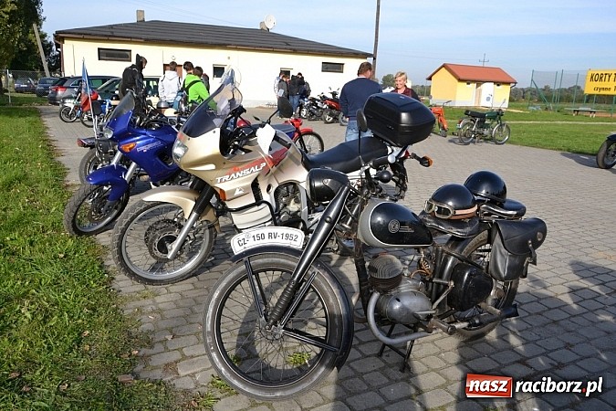 Zdjęcie w galerii na portalu naszraciborz.pl: W Zabełkowie miłośnicy oldtimerów zakończyli sezon wiadomości z regionu