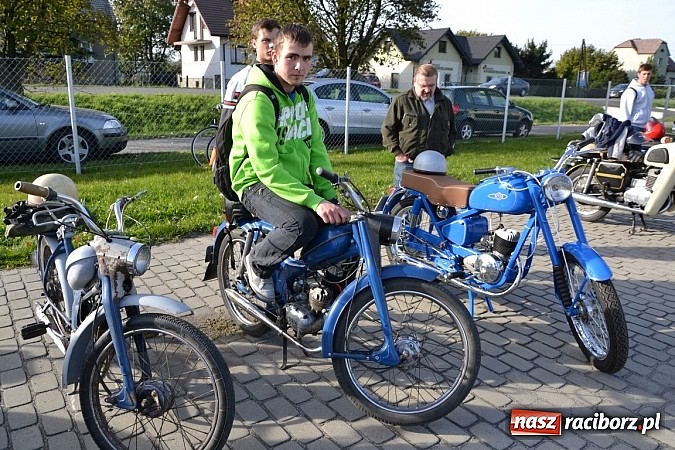 Zdjęcie w galerii na portalu naszraciborz.pl: W Zabełkowie miłośnicy oldtimerów zakończyli sezon wiadomości z regionu