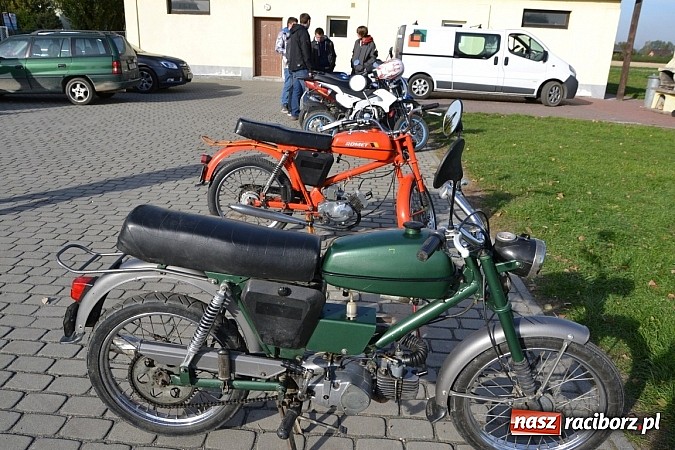 Zdjęcie w galerii na portalu naszraciborz.pl: W Zabełkowie miłośnicy oldtimerów zakończyli sezon wiadomości z regionu