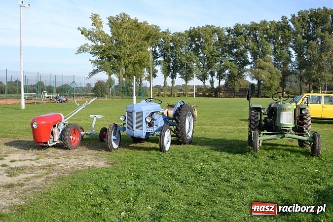 Zdjęcie w galerii na portalu naszraciborz.pl: W Zabełkowie miłośnicy oldtimerów zakończyli sezon wiadomości z regionu