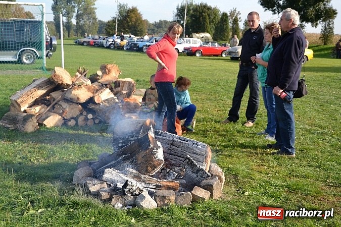 Zdjęcie w galerii na portalu naszraciborz.pl: W Zabełkowie miłośnicy oldtimerów zakończyli sezon wiadomości z regionu