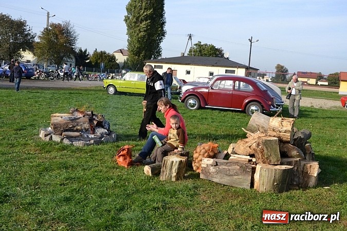 Zdjęcie w galerii na portalu naszraciborz.pl: W Zabełkowie miłośnicy oldtimerów zakończyli sezon wiadomości z regionu