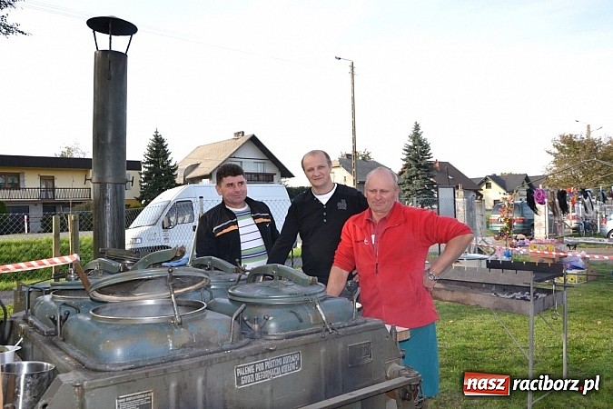 Zdjęcie w galerii na portalu naszraciborz.pl: W Zabełkowie miłośnicy oldtimerów zakończyli sezon wiadomości z regionu