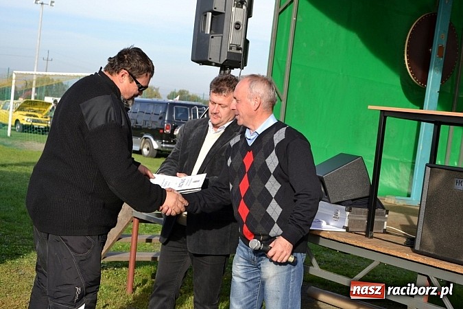 Zdjęcie w galerii na portalu naszraciborz.pl: W Zabełkowie miłośnicy oldtimerów zakończyli sezon wiadomości z regionu