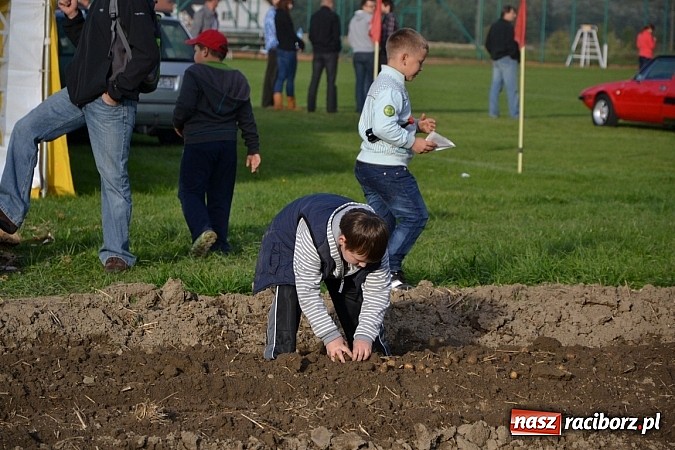 Zdjęcie w galerii na portalu naszraciborz.pl: W Zabełkowie miłośnicy oldtimerów zakończyli sezon wiadomości z regionu