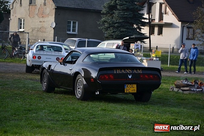 Zdjęcie w galerii na portalu naszraciborz.pl: W Zabełkowie miłośnicy oldtimerów zakończyli sezon wiadomości z regionu