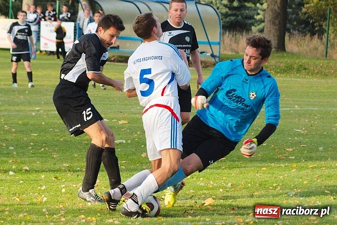 Zdjęcie w galerii na portalu naszraciborz.pl: Krzanowice mają patent na czołówkę. Wicelider na kolanach wiadomości z regionu