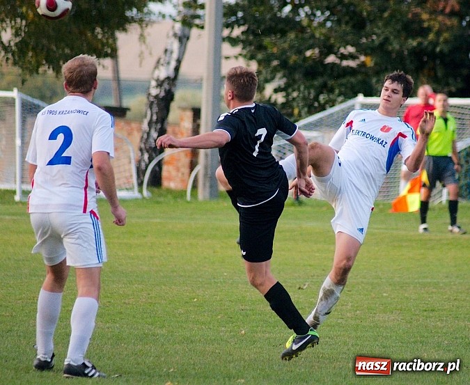 Zdjęcie w galerii na portalu naszraciborz.pl: Krzanowice mają patent na czołówkę. Wicelider na kolanach wiadomości z regionu