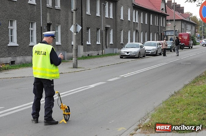 Zdjęcie w galerii na portalu naszraciborz.pl: Kierowca golfa wymusił pierwszeństwo motocykliście. Kolizja na Ocickiej wiadomości z regionu