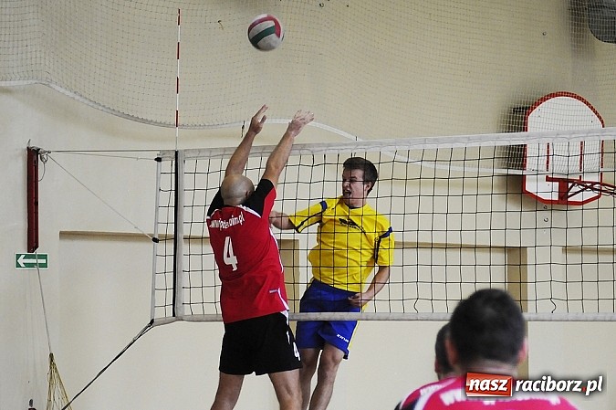 Zdjęcie w galerii na portalu naszraciborz.pl: Siatkarze amatorzy rozpoczęli sezon wiadomości z regionu