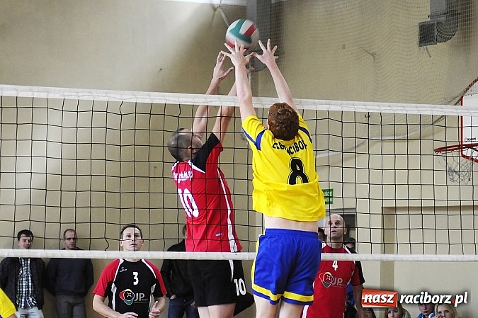 Zdjęcie w galerii na portalu naszraciborz.pl: Siatkarze amatorzy rozpoczęli sezon wiadomości z regionu