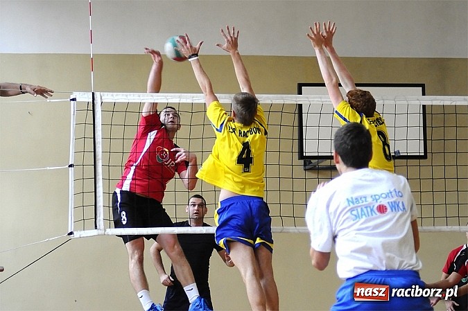 Zdjęcie w galerii na portalu naszraciborz.pl: Siatkarze amatorzy rozpoczęli sezon wiadomości z regionu
