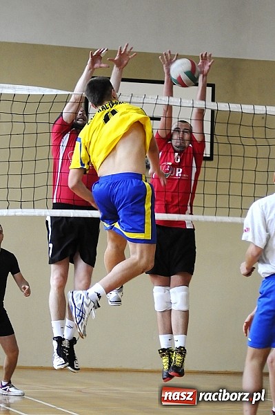 Zdjęcie w galerii na portalu naszraciborz.pl: Siatkarze amatorzy rozpoczęli sezon wiadomości z regionu