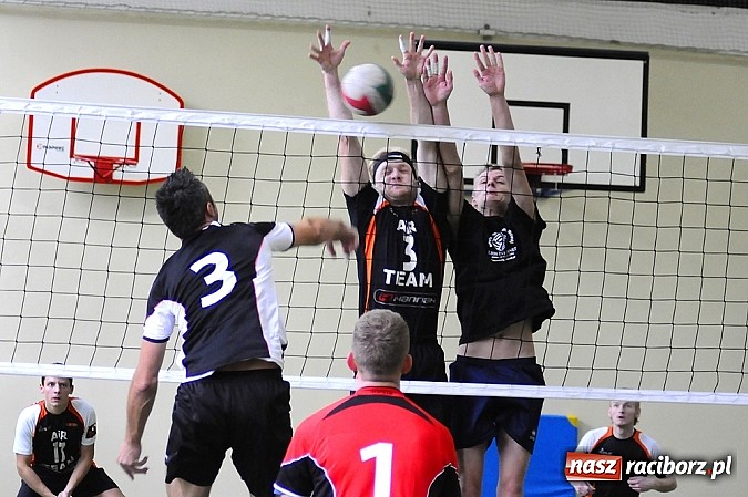 Zdjęcie w galerii na portalu naszraciborz.pl: Siatkarze amatorzy rozpoczęli sezon wiadomości z regionu