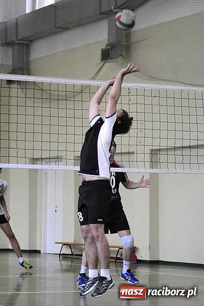 Zdjęcie w galerii na portalu naszraciborz.pl: Siatkarze amatorzy rozpoczęli sezon wiadomości z regionu