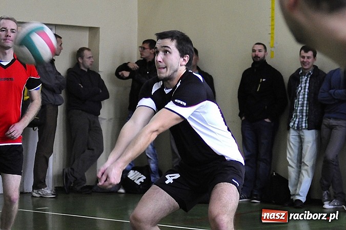 Zdjęcie w galerii na portalu naszraciborz.pl: Siatkarze amatorzy rozpoczęli sezon wiadomości z regionu