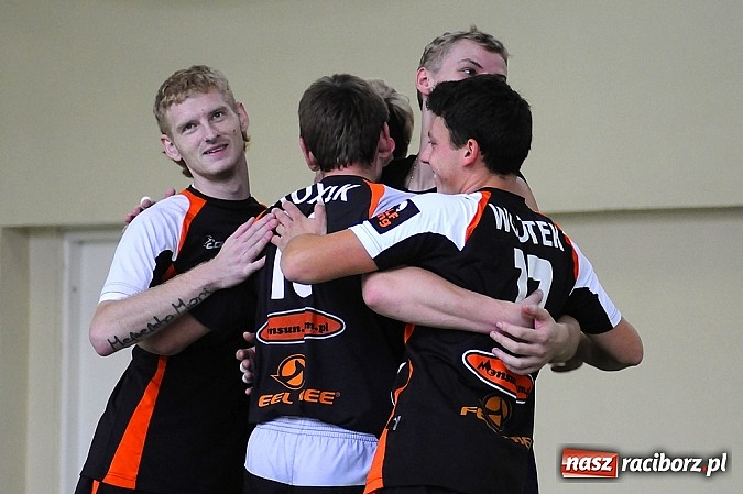 Zdjęcie w galerii na portalu naszraciborz.pl: Siatkarze amatorzy rozpoczęli sezon wiadomości z regionu