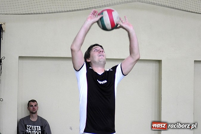 Zdjęcie w galerii na portalu naszraciborz.pl: Siatkarze amatorzy rozpoczęli sezon wiadomości z regionu