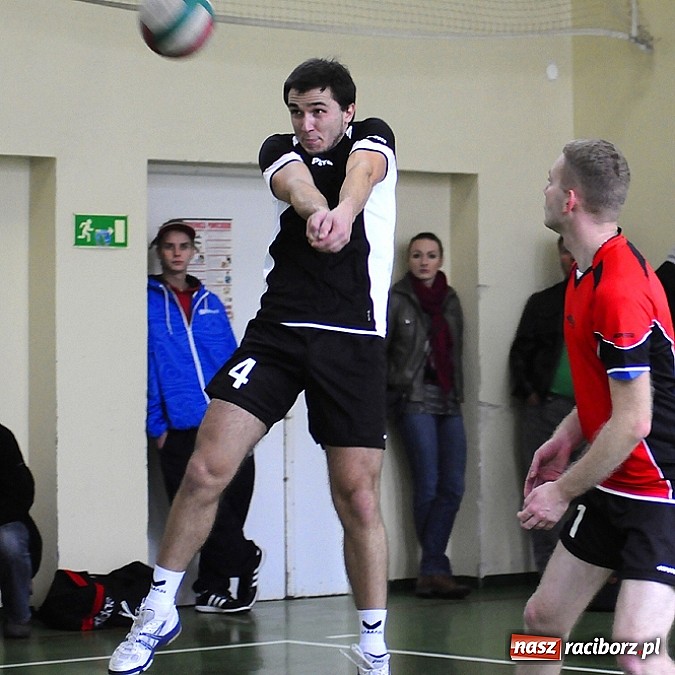 Zdjęcie w galerii na portalu naszraciborz.pl: Siatkarze amatorzy rozpoczęli sezon wiadomości z regionu