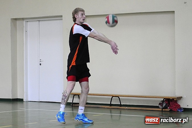 Zdjęcie w galerii na portalu naszraciborz.pl: Siatkarze amatorzy rozpoczęli sezon wiadomości z regionu