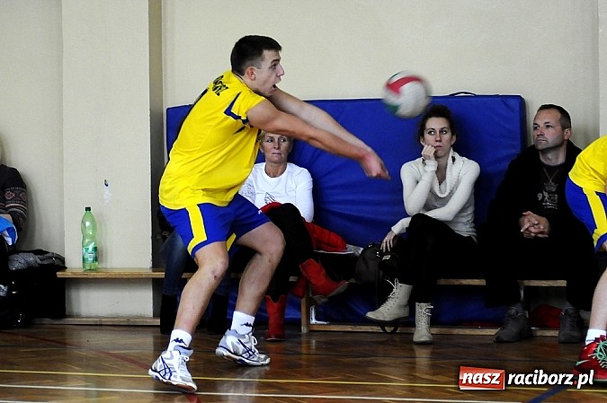Zdjęcie w galerii na portalu naszraciborz.pl: Siatkarze amatorzy rozpoczęli sezon wiadomości z regionu